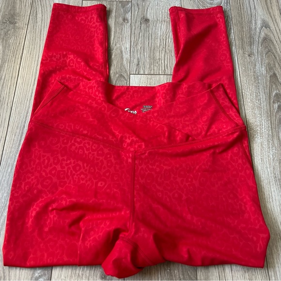 ZYIA Light & Tight Red Leopard Embossed Leggings Size 14-16 - Picture 2 of 5